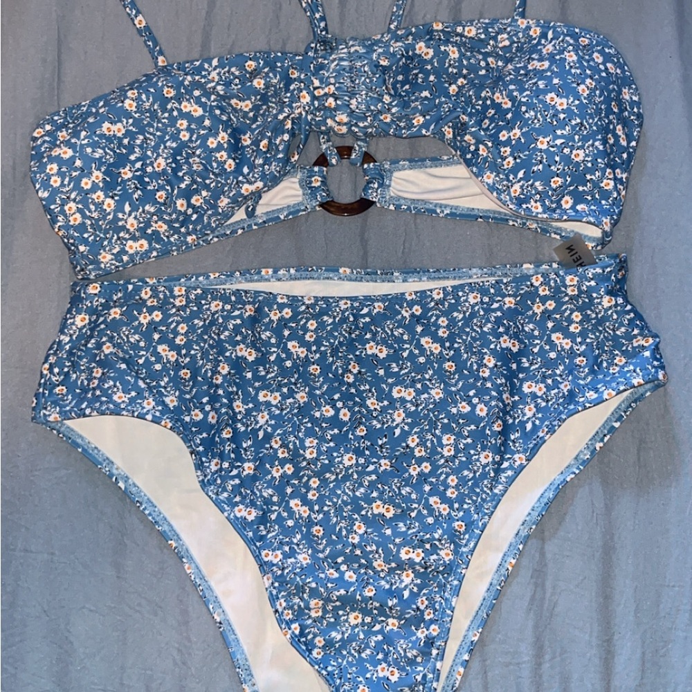 Bathing suit sets - Picture 2 of 10